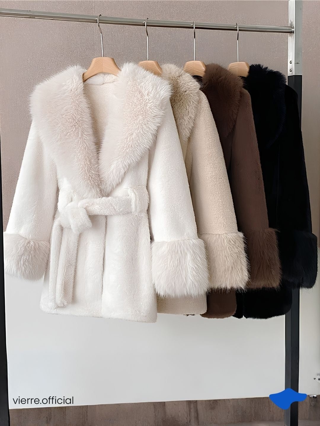 WOMAN - Wolly Fur Coat