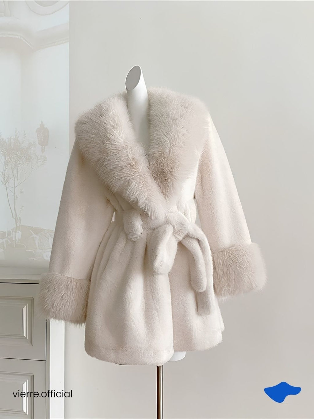WOMAN - Wolly Fur Coat